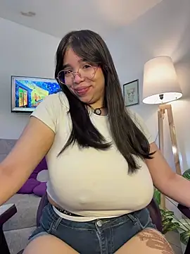 tati reyess online show from May 20, 2026, 12:44 pm