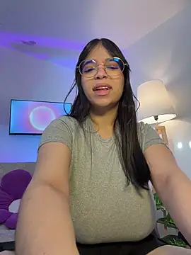 tati reyess online show from May 22, 2026, 12:22 pm
