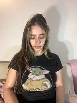 Snapshot of Natalia_Suarez chatting on October 31, 2025, 3:29 am Natalia Suarez online show from October 31, 2025, 3:29 am