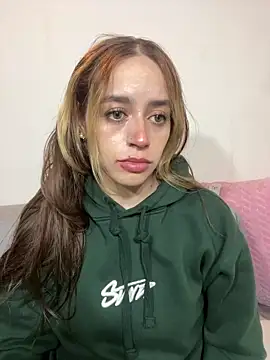 Snapshot of Natalia_Suarez chatting on February 1, 2026, 1:04 am Natalia Suarez online show from February 1, 2026, 1:04 am