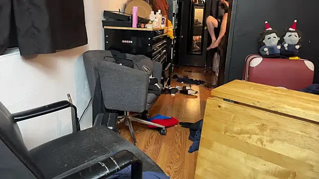 Snapshot of leanjamesdean chatting on December 19, 2025, 1:34 am leanjamesdean online show from December 19, 2025, 1:34 am