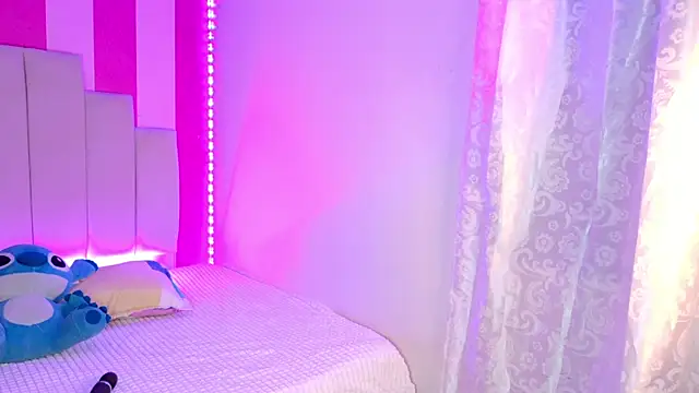 Snapshot of AliiceBrown_ chatting on February 12, 2026, 4:40 am AliiceBrown online show from February 12, 2026, 4:40 am