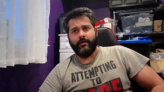 Sakhtlaundaz online show from December 3, 2025, 9:24 pm