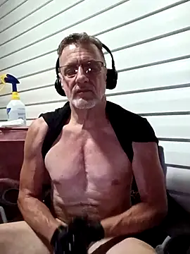 Snapshot of CoordinatedCheese1 chatting on June 28, 2026, 2:28 am CoordinatedCheese1 online show from June 28, 2026, 2:28 am