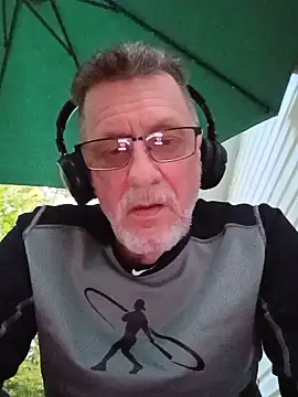 Snapshot of CoordinatedCheese1 chatting on July 7, 2026, 10:19 am CoordinatedCheese1 online show from July 7, 2026, 10:19 am