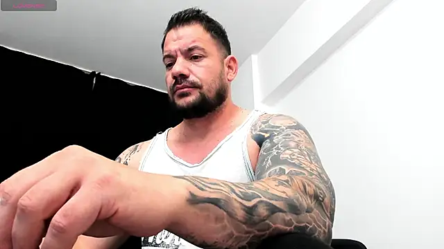 musclemonster31 online show from October 2, 2025, 3:57 am