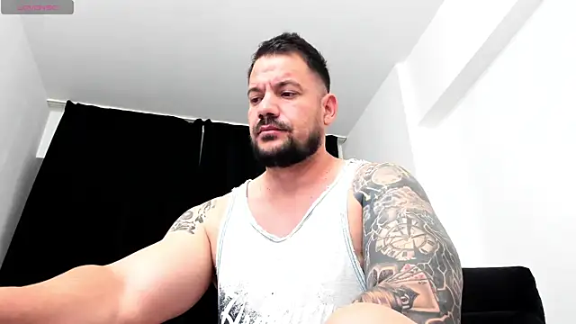 musclemonster31 online show from October 7, 2025, 10:40 pm