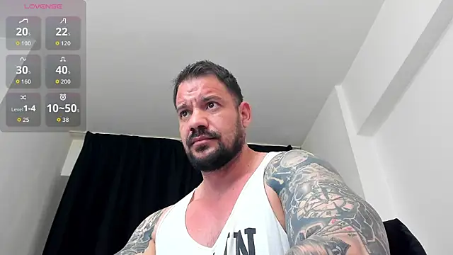 musclemonster31 online show from May 18, 2026, 2:51 am