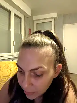 Snapshot of LEAsquirt91 chatting on December 18, 2024, 8:57 pm LEAsquirt91 online show from December 18, 2024, 8:57 pm