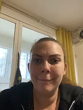 Snapshot of LEAsquirt91 chatting on December 4, 2025, 12:36 pm LEAsquirt91 online show from December 4, 2025, 12:36 pm