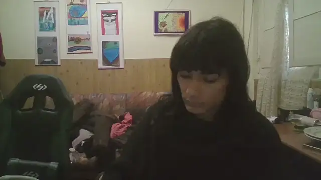 Snapshot of calliemaggotbone chatting on November 4, 2025, 4:50 pm calliemaggotbone online show from November 4, 2025, 4:50 pm