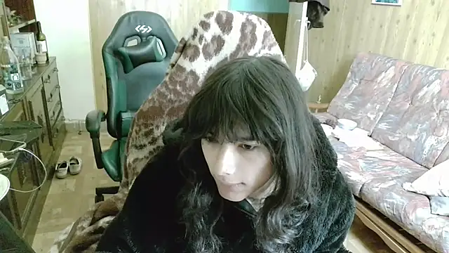 Snapshot of calliemaggotbone chatting on December 3, 2025, 10:57 am calliemaggotbone online show from December 3, 2025, 10:57 am