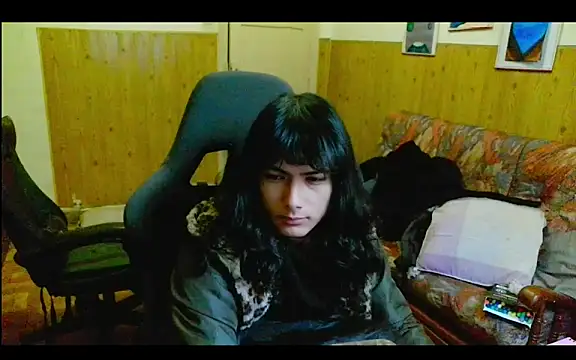 Snapshot of calliemaggotbone chatting on December 15, 2025, 2:43 pm calliemaggotbone online show from December 15, 2025, 2:43 pm