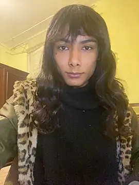 Snapshot of calliemaggotbone chatting on December 16, 2025, 12:21 pm calliemaggotbone online show from December 16, 2025, 12:21 pm