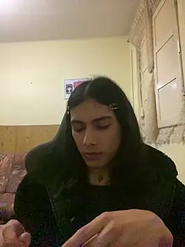 calliemaggotbone online show from April 15, 2026, 7:58 pm