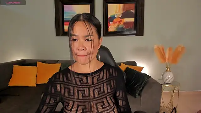 Snapshot of PuiYee chatting on January 6, 2025, 9:32 pm PuiYee online show from January 6, 2025, 9:32 pm