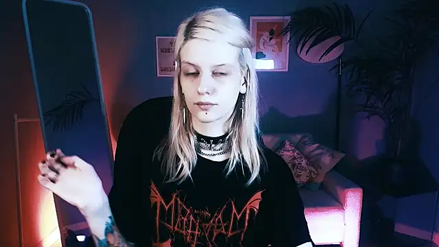 Snapshot of Noah_ElmerX chatting on November 8, 2025, 4:18 pm Noah ElmerX online show from November 8, 2025, 4:18 pm