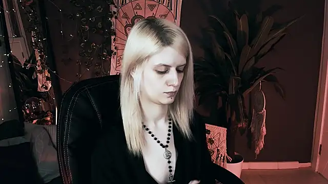 Snapshot of Noah_ElmerX chatting on November 10, 2025, 10:20 pm Noah ElmerX online show from November 10, 2025, 10:20 pm