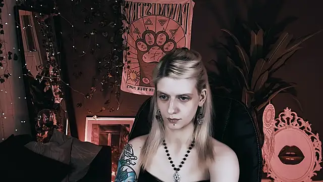 Snapshot of Noah_ElmerX chatting on November 26, 2025, 10:00 pm Noah ElmerX online show from November 26, 2025, 10:00 pm