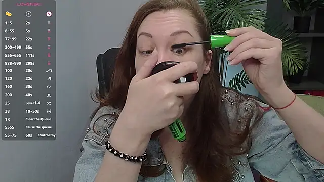 Snapshot of CutieGinger chatting on October 30, 2025, 8:09 pm CutieGinger online show from October 30, 2025, 8:09 pm