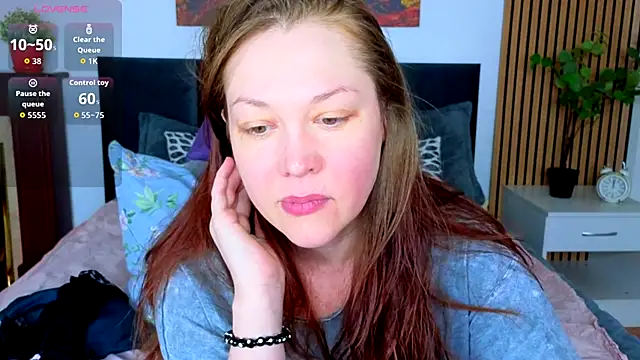 Snapshot of CutieGinger chatting on November 26, 2025, 3:24 pm CutieGinger online show from November 26, 2025, 3:24 pm