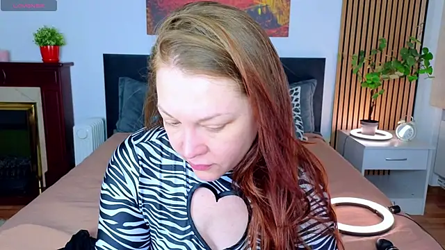 Snapshot of CutieGinger chatting on December 4, 2025, 3:10 pm CutieGinger online show from December 4, 2025, 3:10 pm