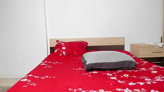 Snapshot of Ellyslimdoll chatting on October 30, 2025, 2:02 am Ellyslimdoll online show from October 30, 2025, 2:02 am