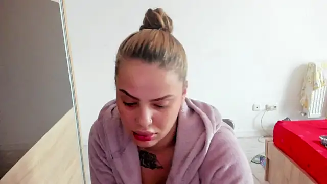 Snapshot of Ellyslimdoll chatting on November 20, 2025, 8:47 am Ellyslimdoll online show from November 20, 2025, 8:47 am