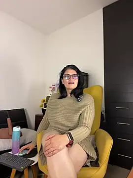 adriana71 online show from May 26, 2026, 3:57 am
