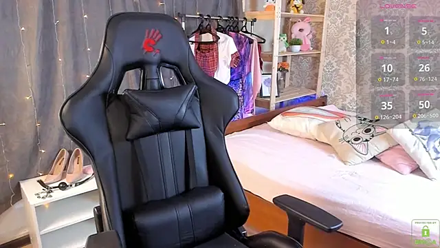 Snapshot of Michel_Momsen chatting on March 18, 2025, 12:25 pm Michel Momsen online show from March 18, 2025, 12:25 pm