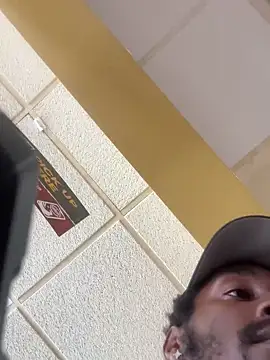 Snapshot of ITSONLYKENNY chatting on February 13, 2025, 6:27 pm ITSONLYKENNY online show from February 13, 2025, 6:27 pm