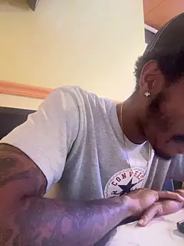 Snapshot of ITSONLYKENNY chatting on February 14, 2025, 8:26 pm ITSONLYKENNY online show from February 14, 2025, 8:26 pm