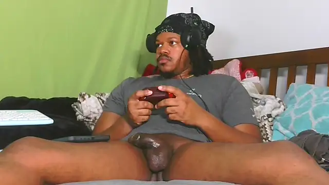 Snapshot of Carolinayoungin chatting on November 17, 2025, 12:16 am Carolinayoungin online show from November 17, 2025, 12:16 am