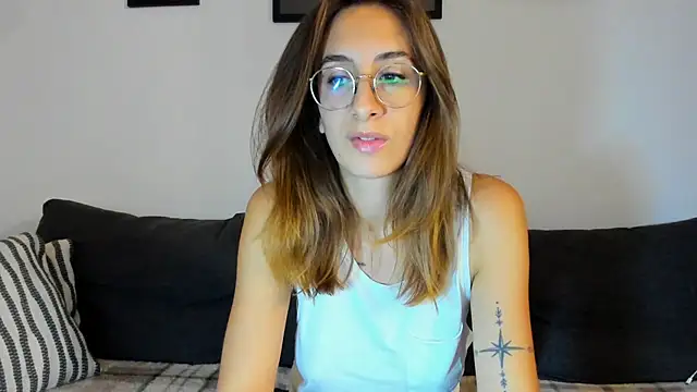 DesireMore90 online show from November 5, 2025, 10:32 pm