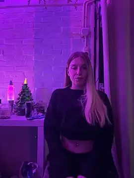 VeraSerephina online show from December 17, 2025, 10:27 pm