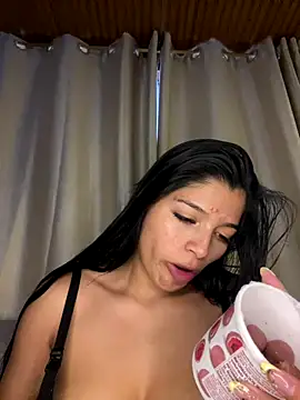 Snapshot of AgathaGeorgiou chatting on November 27, 2025, 10:23 pm AgathaGeorgiou online show from November 27, 2025, 10:23 pm