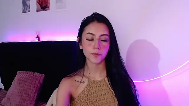 Snapshot of Coralinnee_ chatting on March 16, 2025, 3:47 am Coralinnee online show from March 16, 2025, 3:47 am