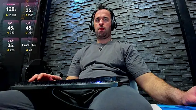 Snapshot of David_Big_Daddy chatting on March 2, 2025, 6:19 pm David Big Daddy online show from March 2, 2025, 6:19 pm