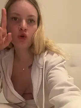 mariemelissah online show from March 1, 2025, 1:29 pm