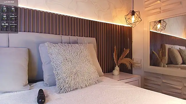 Snapshot of SHANONCLARK chatting on December 16, 2025, 7:08 pm SHANONCLARK online show from December 16, 2025, 7:08 pm