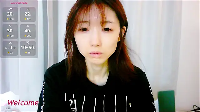 Snapshot of Love_me_Eri_ chatting on September 29, 2025, 10:58 pm Love me Eri  online show from September 29, 2025, 10:58 pm