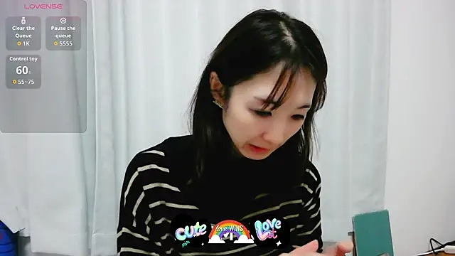 Snapshot of Love_me_Eri_ chatting on October 22, 2025, 12:05 pm Love me Eri  online show from October 22, 2025, 12:05 pm
