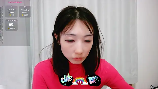 Snapshot of Love_me_Eri_ chatting on October 25, 2025, 4:42 am Love me Eri  online show from October 25, 2025, 4:42 am