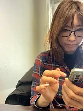 Love me Eri  online show from December 22, 2025, 12:40 am