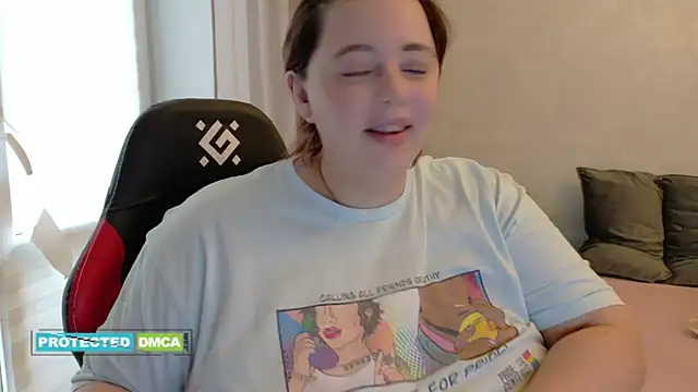 Snapshot of MargoCurves chatting on January 25, 2025, 8:42 am MargoCurves online show from January 25, 2025, 8:42 am