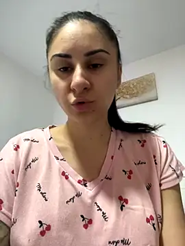 JenniferEdith online show from October 9, 2025, 9:51 am