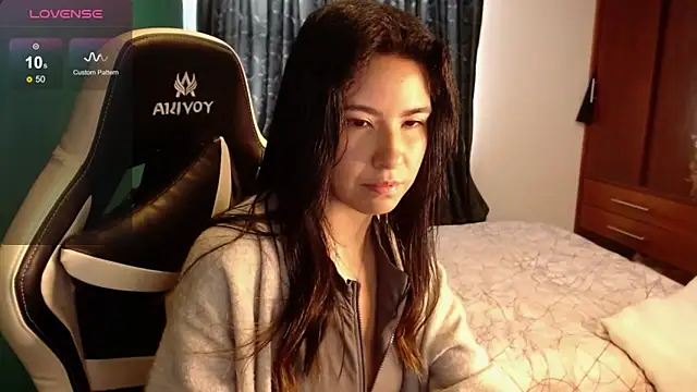 Snapshot of alice_middlee chatting on May 11, 2026, 3:07 pm alice middlee online show from May 11, 2026, 3:07 pm