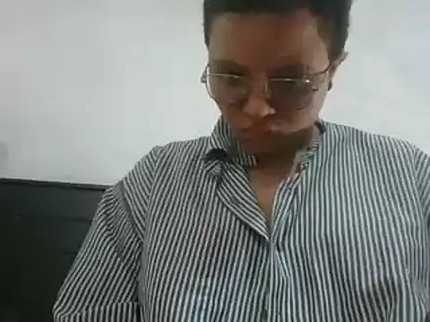 Snapshot of EdenJupiter chatting on November 18, 2025, 9:41 pm EdenJupiter online show from November 18, 2025, 9:41 pm