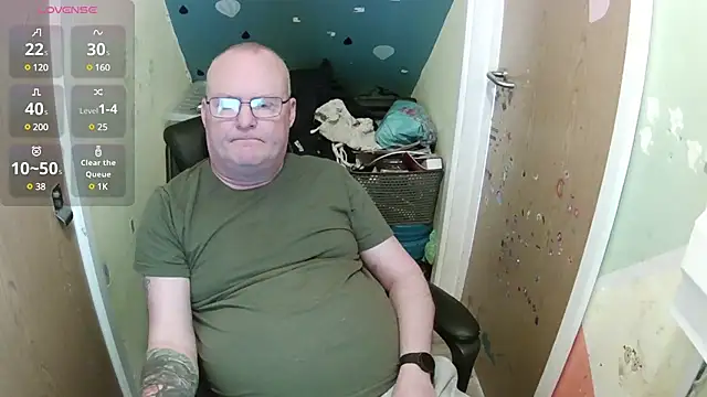 Snapshot of FriendlyDave chatting on February 26, 2025, 11:20 am FriendlyDave online show from February 26, 2025, 11:20 am