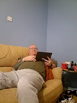 Snapshot of FriendlyDave chatting on March 21, 2025, 10:17 pm FriendlyDave online show from March 21, 2025, 10:17 pm